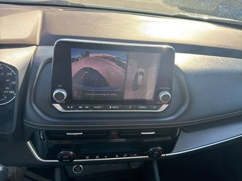 Used 2021 Nissan Rogue SV image 26