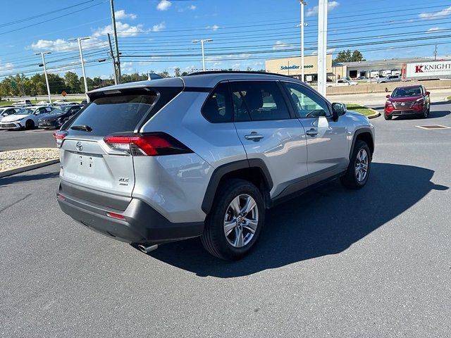 Used 2025 Toyota RAV4 XLE AWD/4WD image 9