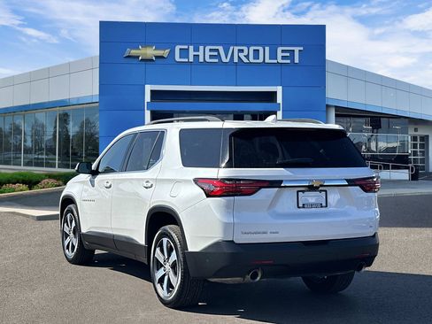 Certified 2023 Chevrolet Traverse LT w/ LT Premium Package AWD/4WD image 3