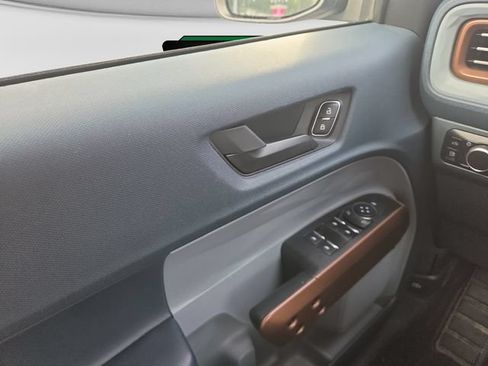 Used 2024 Ford Maverick Lariat FWD image 11