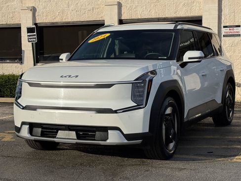 Used 2024 Kia EV9 Wind AWD/4WD image 15