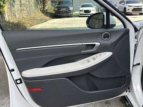 Used 2025 Hyundai Sonata Limited FWD image 45