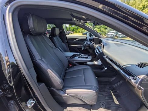 Used 2024 Cadillac Lyriq Luxury AWD/4WD image 34
