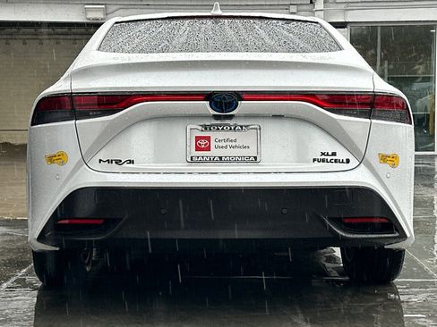 Used 2022 Toyota Mirai XLE w/ Advanced Technology Package image 5