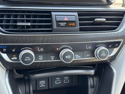 Used 2022 Honda Accord Touring image 9