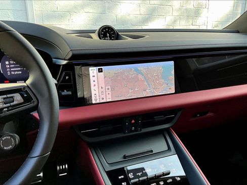 New 2025 Porsche Macan 4S Electric image 9