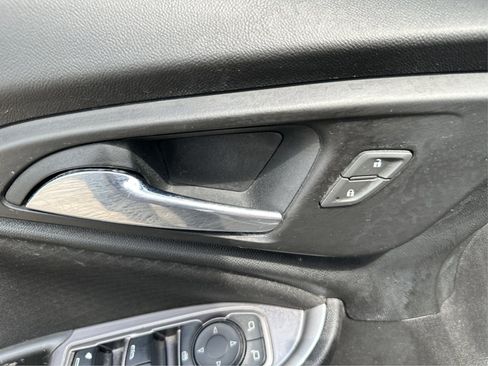 Used 2022 Chevrolet Malibu LT FWD image 11
