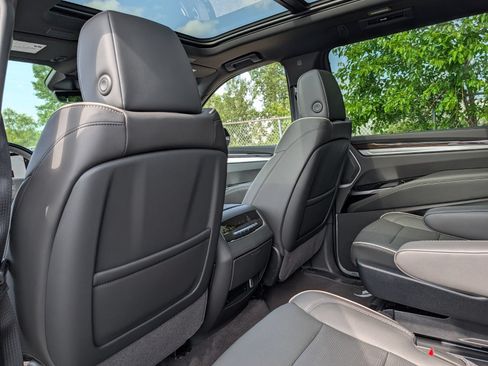 New 2026 Cadillac Escalade ESV Luxury w/ Touring Package AWD/4WD image 30