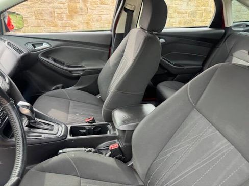 Used 2015 Ford Focus SE w/ SE Sport Package image 23