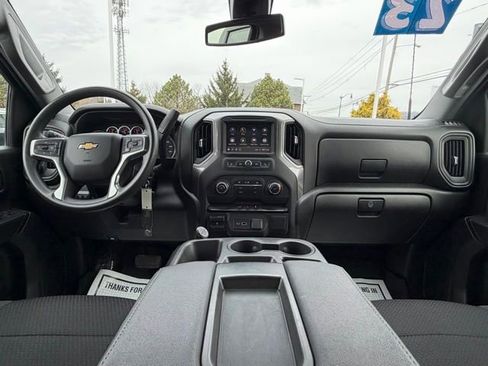 Used 2023 Chevrolet Silverado 2500 Custom w/ Custom Value Package image 4