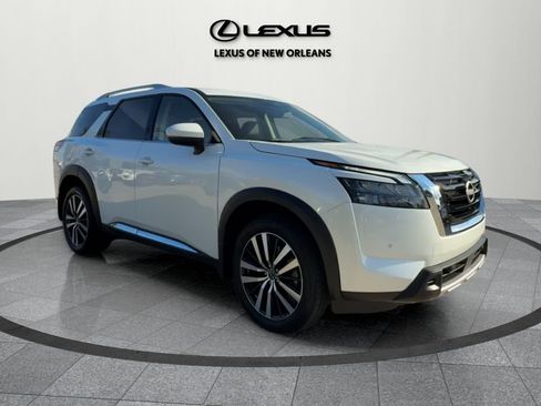 Used 2025 Nissan Pathfinder Platinum w/ Cargo Package image 1