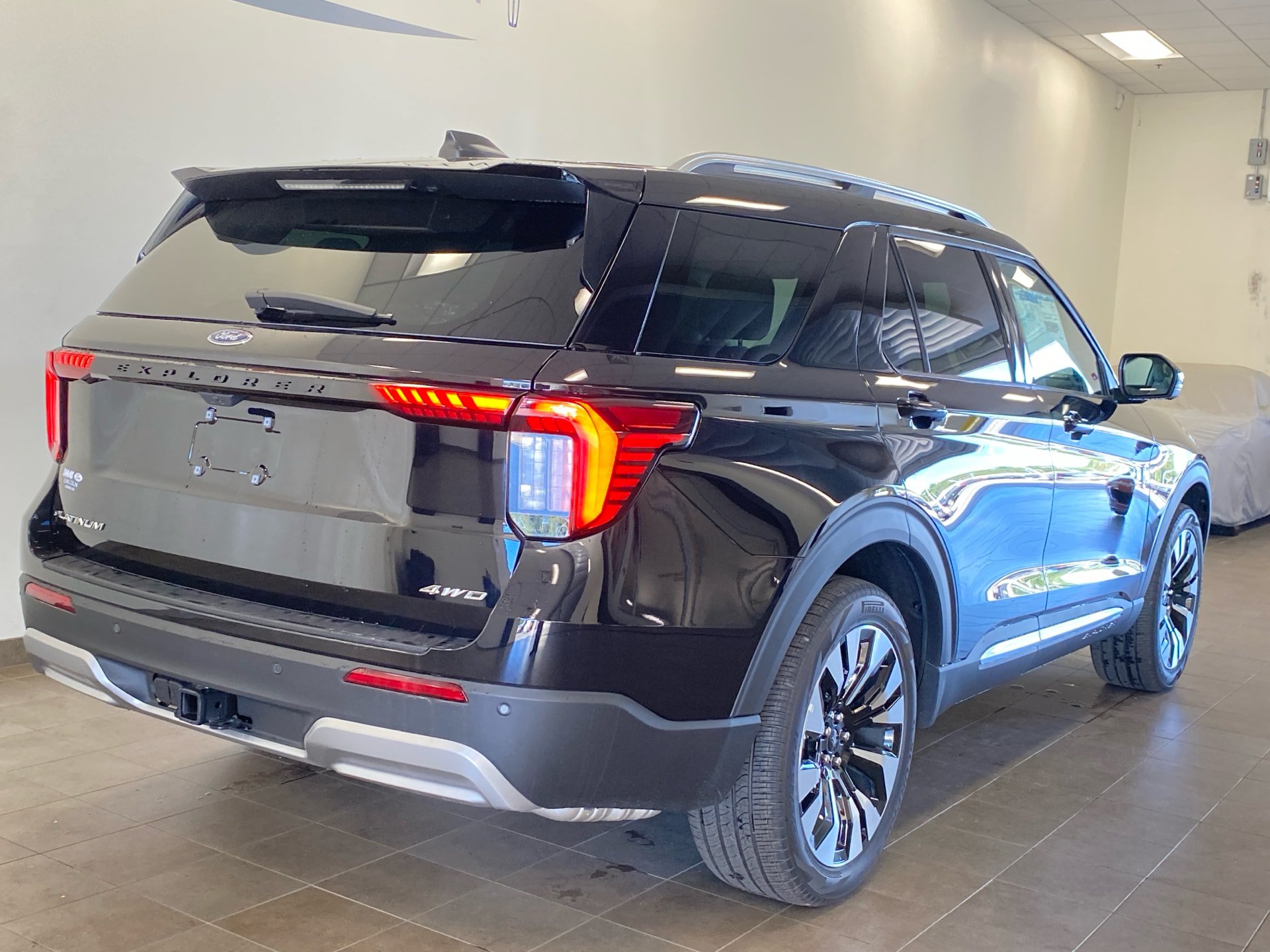 New 2026 Ford Explorer Platinum w/ LUX Leather Package AWD/4WD image 8