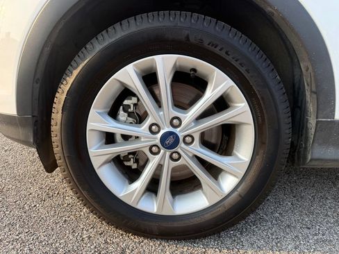 Used 2019 Ford Escape SEL AWD/4WD image 21