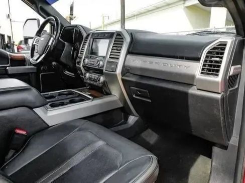 Used 2017 Ford F250 Platinum w/ Platinum Ultimate Package AWD/4WD image 19