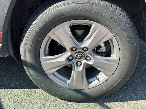 Certified 2025 Toyota RAV4 XLE AWD/4WD image 13