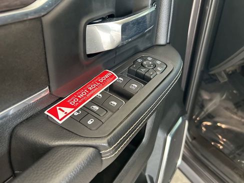 Used 2026 RAM 2500 Laramie AWD/4WD image 43