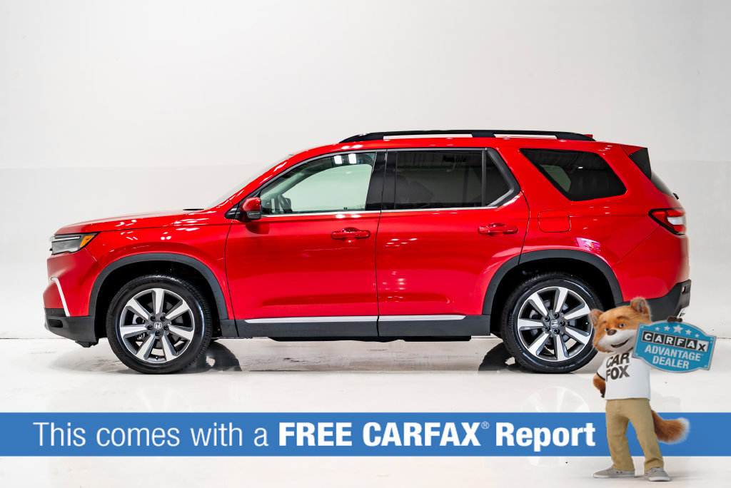 Used 2025 Honda Pilot Touring image 2