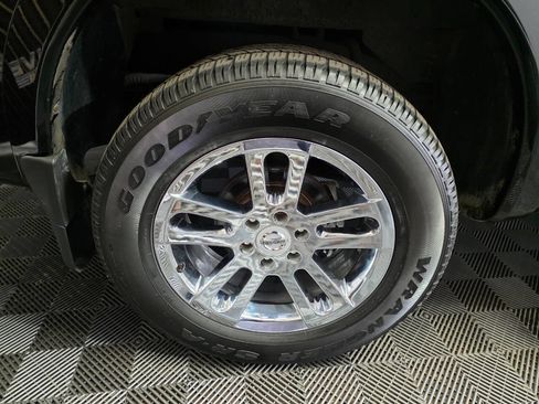 Used 2012 Nissan Titan SV image 31