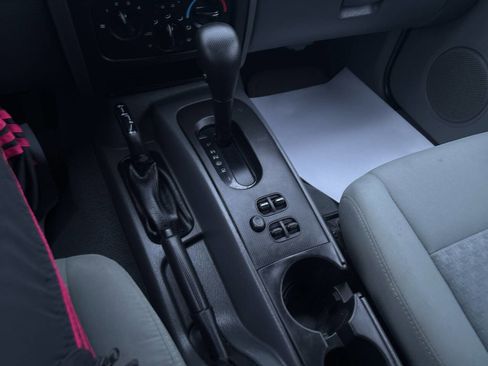 Used 2007 Jeep Liberty Sport image 32