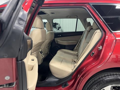 Used 2018 Subaru Outback 3.6R Limited image 11