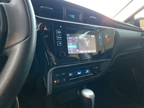 Used 2019 Toyota Corolla LE image 17