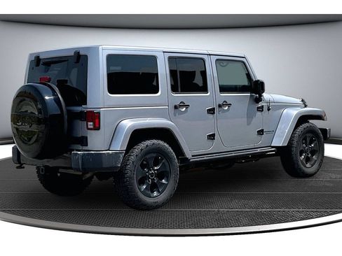 Used 2015 Jeep Wrangler Unlimited Sahara AWD/4WD image 18