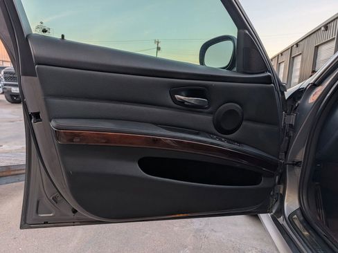 Used 2011 BMW 335i Sedan image 22