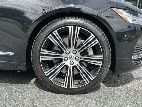 Used 2021 Volvo S90 T8 Inscription image 25