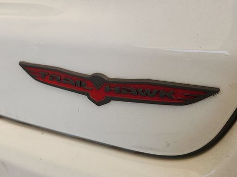 Used 2025 Jeep Compass Trailhawk AWD/4WD image 6