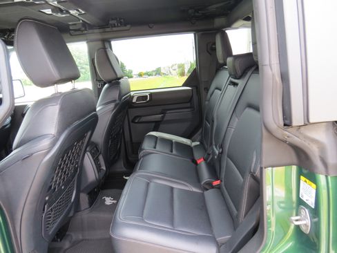 Used 2025 Ford Bronco Badlands AWD/4WD image 13