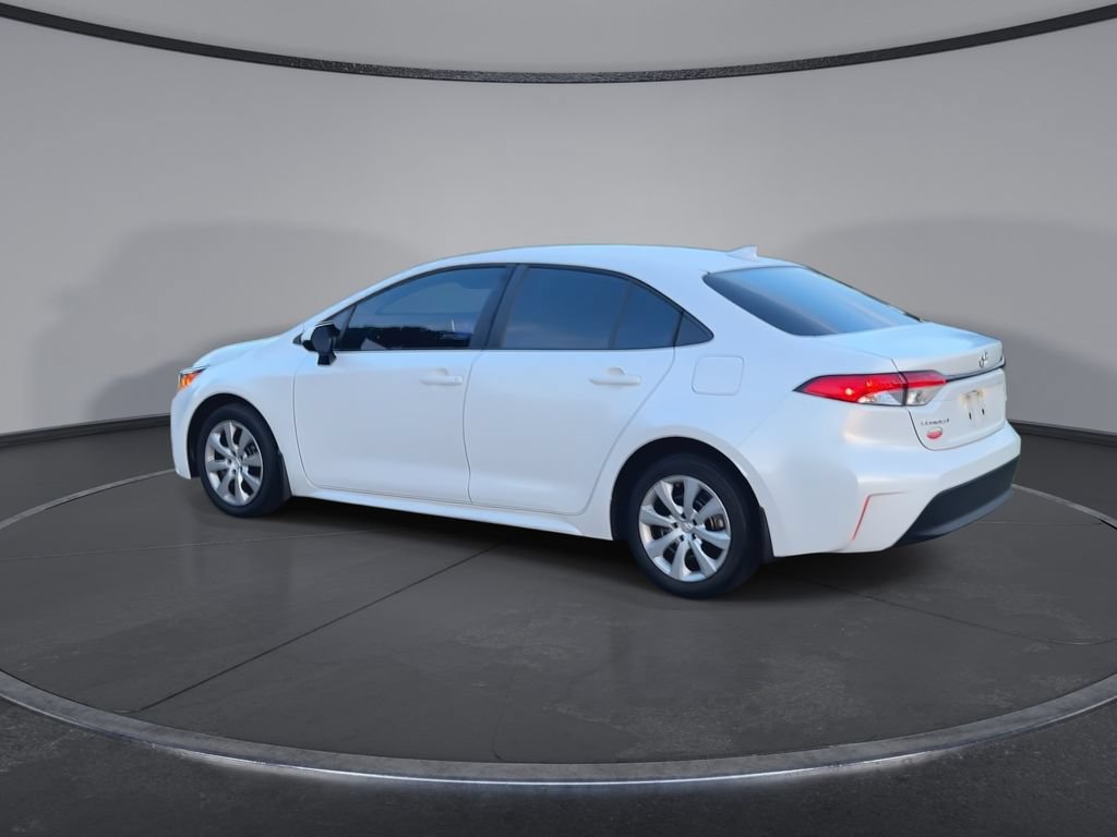 Used 2026 Toyota Corolla LE FWD image 6