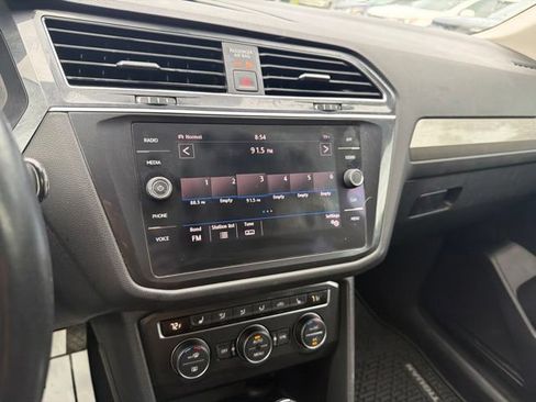 Used 2019 Volkswagen Tiguan SE AWD/4WD image 32