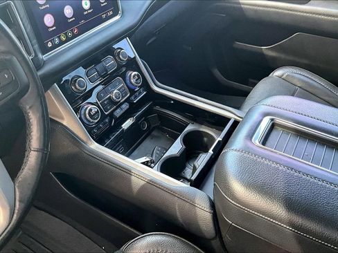 Used 2021 GMC Yukon Denali w/ Denali Premium Package image 14