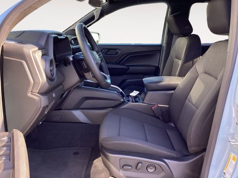 Used 2025 Chevrolet Colorado W/T w/ WT Custom Package image 26