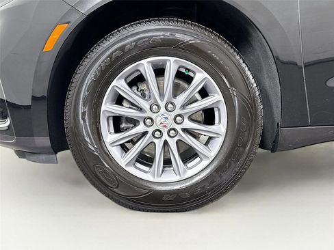 Used 2024 Buick Enclave Essence FWD image 44
