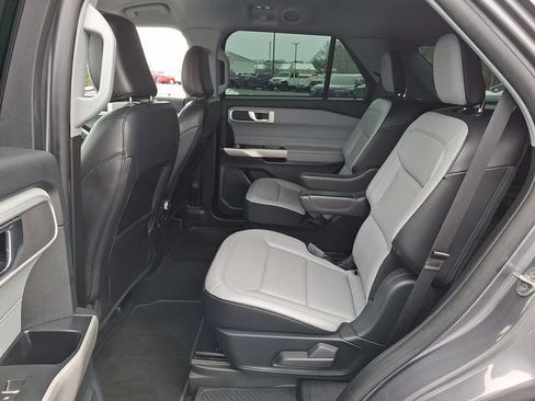 Used 2021 Ford Explorer XLT w/ Equipment Group 202A image 10