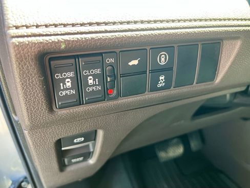 Used 2024 Honda Odyssey EX-L image 10
