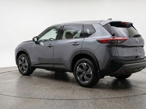 Used 2025 Nissan Rogue SV AWD/4WD image 6