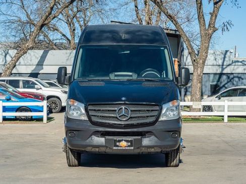 Used 2016 Mercedes-Benz Sprinter 3500 image 9