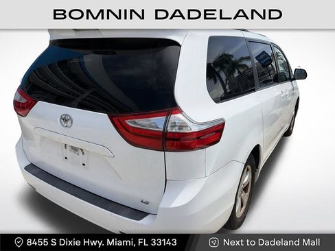 Used 2017 Toyota Sienna LE FWD image 5