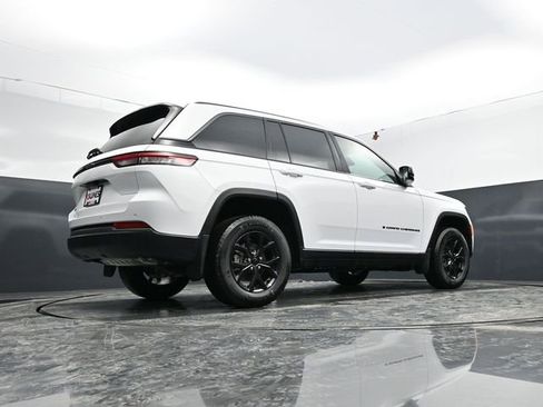 New 2026 Jeep Grand Cherokee Altitude AWD/4WD image 49