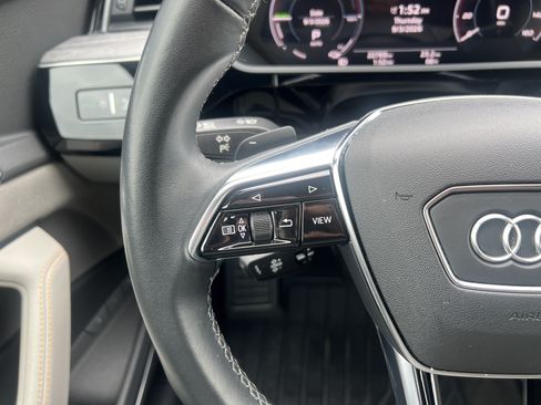 Used 2022 Audi e-tron Chronos AWD/4WD image 27