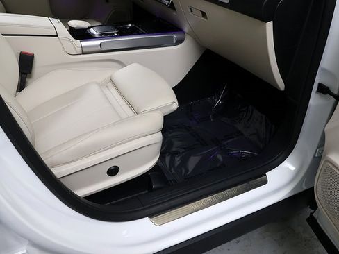 Used 2023 Mercedes-Benz GLB 250 4MATIC image 37