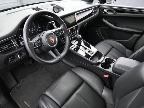 Certified 2023 Porsche Macan Turbo AWD/4WD image 4