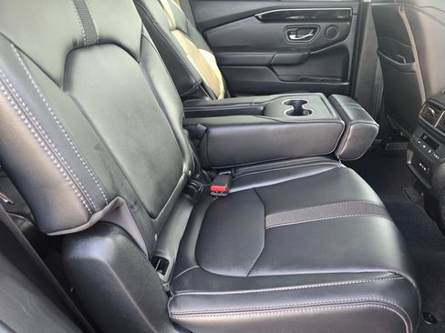 Certified 2025 Honda Pilot Touring image 14