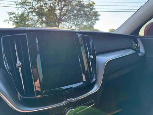 Used 2019 Volvo XC60 T6 Momentum w/ Protection Package Premier image 22