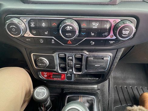 Used 2021 Jeep Gladiator Mojave image 46