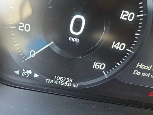 Used 2018 Volvo XC90 T6 Momentum w/ Convenience Package AWD/4WD image 31