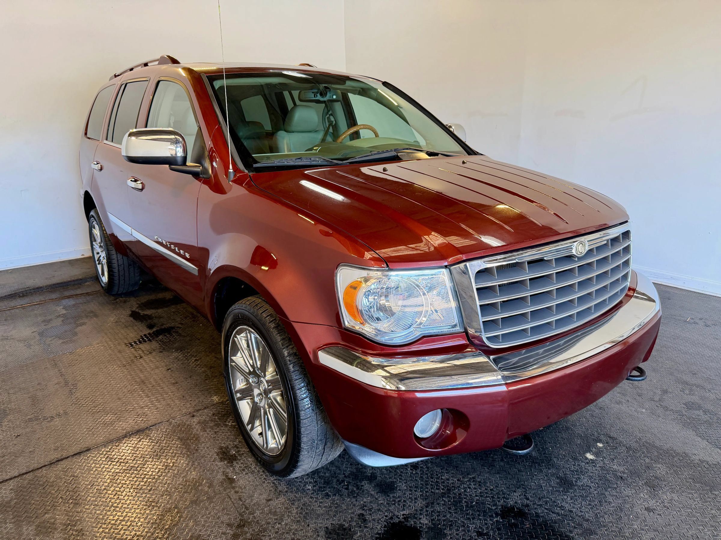 Used 2008 Chrysler Aspen Limited AWD/4WD image 4