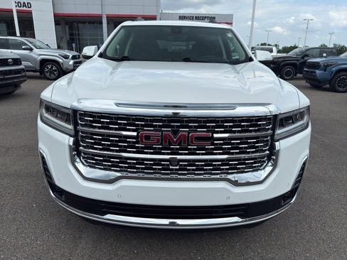 Used 2023 GMC Acadia Denali w/ Denali Technology Package FWD image 8